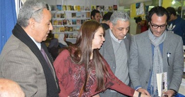 حفل توقيع "ميل إلي السعادة " للكاتب سامح قاسم بمعرض الكتاب