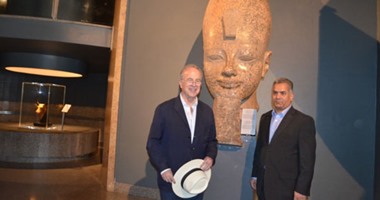 سفير إسبانيا ووزير الآثار يبحثان إقامة معرض آثرى بمدريد لتنشيط السياحة بمصر