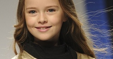 أصغر موديل فى العالم ..حكاية "كريستينا" أحدث وجوه "فوج" فى سن 10 سنوات
