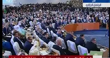 حزب جبهة التحرير الجزائرى يشيد باعتماد حكومة الأغلبية بتعديلات الدستور المقترحة