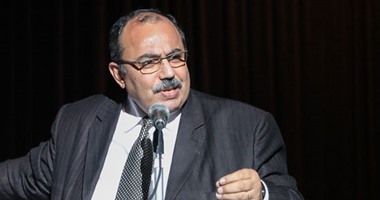 محافظ الإسكندرية يقدم واجب العزاء فى وفاة الشهيد شريف محمد عمر