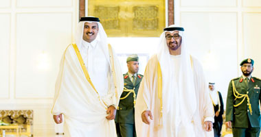 ولى عهد أبو ظبى يستقبل أمير قطر.. ويؤكدان على متانة علاقات البلدين