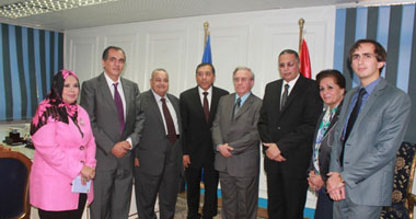 محافظ البحيرة يلتقى وفداً يضم القنصل الروسى لبحث التعاون المشترك 