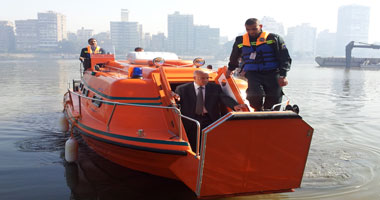 بالصور.. وزير الصحة: الإسعاف النهرى يساهم فى خفض مدة إنقاذ المصاب 