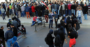 بالصور.. ظهور مجموعات "البلاك بلوك" فى ميدان مسجد القائد إبراهيم
