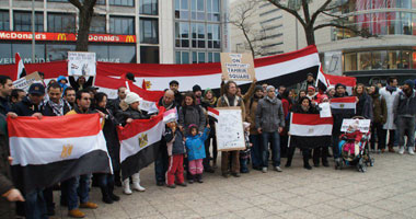 قنصل مصر بباريس: نناشد المصريين غير الحاملين للبطاقة التوجه إلى القنصلية