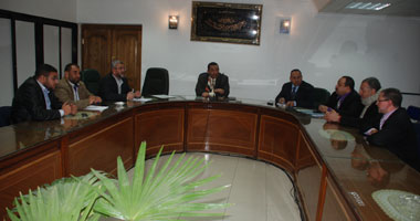 "سوهاج" تبحث تشغيل "الصرف الصحى" للجامعة الجديدة