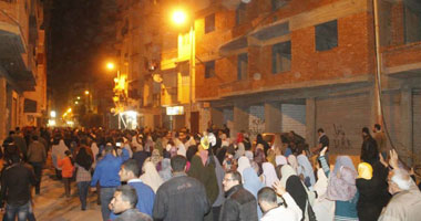 الإخوان ترفع لافتات ضد انقطاع الكهرباء ببرج العرب والمعمورة بالإسكندرية