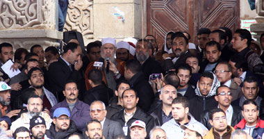 بالصور.. المحلاوى يطالب أنصاره بالانصراف من أمام القائد إبراهيم حقنًا للدماء