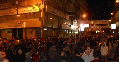 وقفة احتجاجية لأعضاء التيار الشعبى بالمنيا للمطالبة بالقبض على سارقى تمثال طه حسين