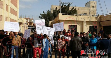بالصور.. مسيرة لأهالى كفر الشيخ للتنديد بتدنى مستوى الخدمات الطبية 