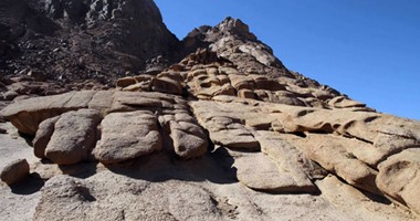 بالصور.. جبل الدير أقدم طريق للرهبان من الصحراء لدير سانت كاترين