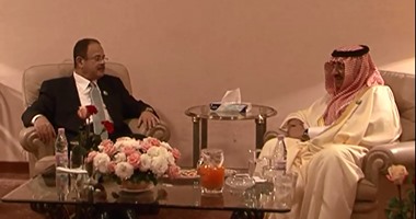 وزير الداخلية يلتقى نظيره السعودى والأمير نايف يؤكد دعم بلاده لمصر