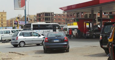 "البترول" تضخ 62 ألف طن بنزين وسولار لمواجهة زحام على المحطات فى الصعيد