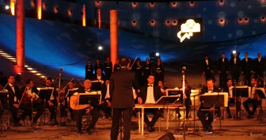 فرقة الموسيقى العربية تقدم أغاني الزمن الجميل اليوم