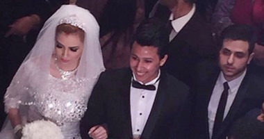 بالصور.. نجوم الأهلى والمنتخب فى زفاف "الغزال" عمرو جمال