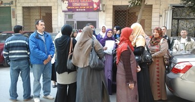 مدرسو المعاهد الأزهرية بالغربية المفصولون يتظاهرون أمام مجلس الوزراء