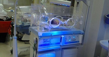 "الصيادلة" تتبرع بـ4 أجهزة علاج ضوئى لحديثى الولادة بمستشفى الأنفوشى