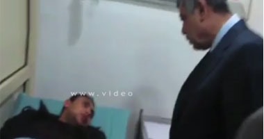 بالفيديو..شاهد زيارة وزير الداخلية لرجال الشرطة المصابين فى انفجار دار القضاء