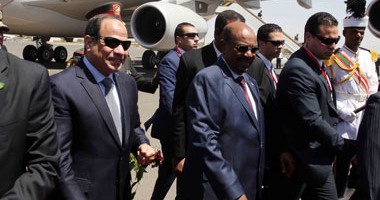 الرئيسان السيسى والبشير يغادران مطار الخرطوم الدولى