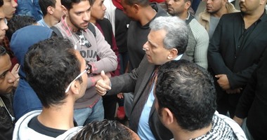 رئيس جامعة القاهرة لأصحاب الكافتيريات: إن لم تلتزموا بالأسعار سنغلقها