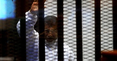 "مرسى" يعود لمحبسه ببرج العرب ويرتدى البدلة الزرقاء خلال ساعات