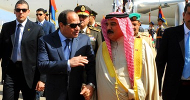 ملك البحرين يدعو السيسى لزيارة المنامة خلال مشاركته فى افتتاح القناة