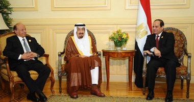 السيسى خلال لقائه بالعاهل السعودى والرئيس اليمنى: مصر ستظل عونًا لأشقائها
