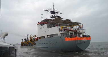 إنقاذ سفينة صيد كورية جنوبية عالقة فى بحر القطب الجنوبى