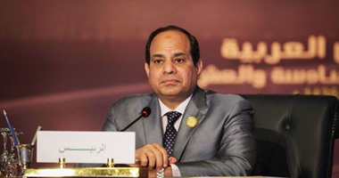 صحيفة الرياض السعودية: السيسى خرج بمصر من عنق الزجاجة