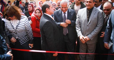 أهالى السبتية يستقبلون محافظ القاهرة فى افتتاح مدارس المكفوفين بـ"تسلم الأيادى" (تحديث)