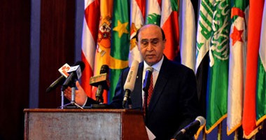 مهاب مميش: الرئيس طلب البدء فى 3 مشروعات تنمية مع قناة السويس الجديدة