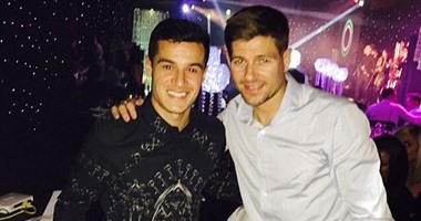 بالصور.. جيرارد مع الأصدقاء فى حفل عشاء بعد المباراة الخيرية