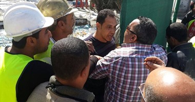 بالصور.. اشتباكات بين عمال محطة بنزين وموظفى حى وسط الإسكندرية