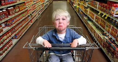 بالصور.. "9" نصائح تساعدك على تهدئة طفلك أثناء للتسوق