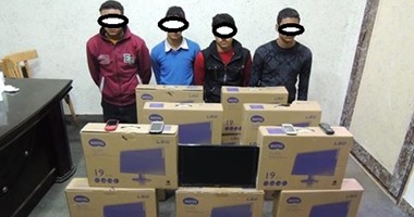 القبض على 4 من الصبية سرقوا 15 شاشة كمبيوتر من مدرسة ثانوى ببورسعيد