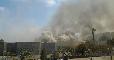 بالفيديو.. وصول سيارات إطفاء القوات المسلحة لموقع حريق قاعة المؤتمرات بمدينة نصر