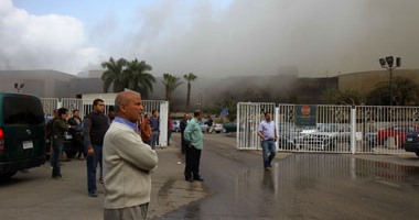 بالفيديو.. طائرات هليكوبتر تحلق فوق حريق قاعة المؤتمرات بمدينة نصر