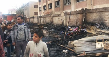 بالصور.. حريق العامرية يتسبب فى مأساة 20 أسرة من أسر الباعة الجائلين