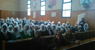 ندوة حول مكافحة الأمراض المعدية بمعهد فتيات المنطقة السادسة بالقاهرة