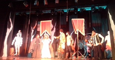 طلاب جامعة بنها يقدمون عرضا مسرحيا بعنوان "دون كيشوت" فى مسابقة "إبداع3"
