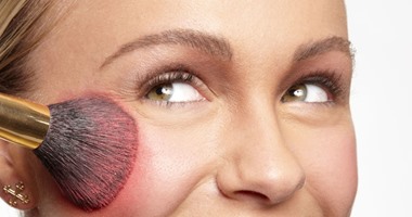 5 نصائح صحية تجنبك أضرار مساحيق التجميل.. تعرفى عليها