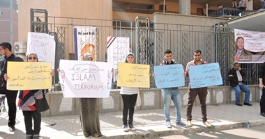 مبادرة "مصر أولا" تنظم وقفة فى جامعة بنها بعنوان "لا للإرهاب" دعمًا للجيش