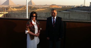 وزيرة الثقافة البحرينية تزور موقع إنشاء المتحف المصرى الكبير