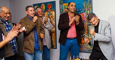 بالصور..الفنان التشكيلى فتحى عفيفى يحتفل بعيد ميلاده الـ65 بجاليرى مصر