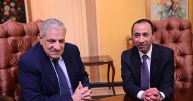 "يوم فى حياة رئيس وزراء مصر" على شاشة التليفزيون المصرى غدا