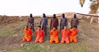 بالصور.. داعش يعدم 13 شخصًا بتهمة التجسس لصالح القوات العراقية