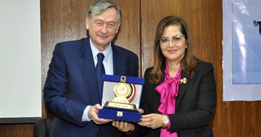 جامعة القاهرة تكرم دانيلو تورك المرشح لمنصب أمين عام الأمم المتحدة