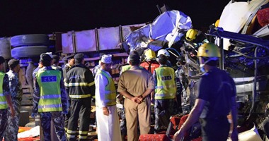 بالصور.. 18 قتيلا و14 جريحا فى حادث تحطم حافلة بسلطنة عمان