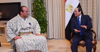 الرئيس السيسى يلتقى عبد الرحمن شعلان بطل مصر فى"السومو"بمقر إقامته بطوكيو